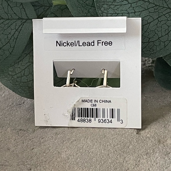 Anne Klein green & silver dangles - Picture 3 of 4